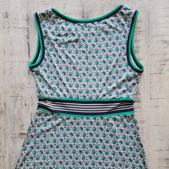 Max Studio White Navy and Green Daisy Sleeveless Fit and Flare Dress - Picture 6 of 10